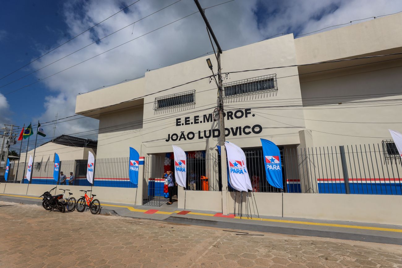 Escola inaugurada em Limoeiro do Ajuru3